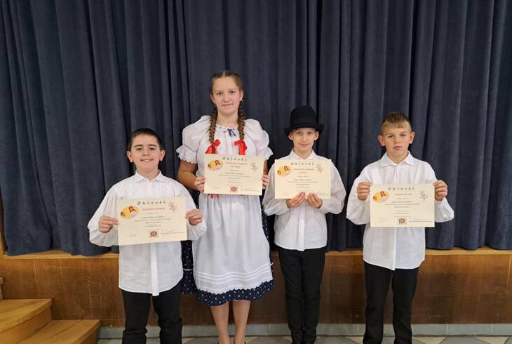 Tiszn innen-Dunn tl orszgos npdalneklsi verseny terleti fordul