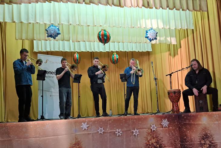 Ifj�s�gi hangverseny